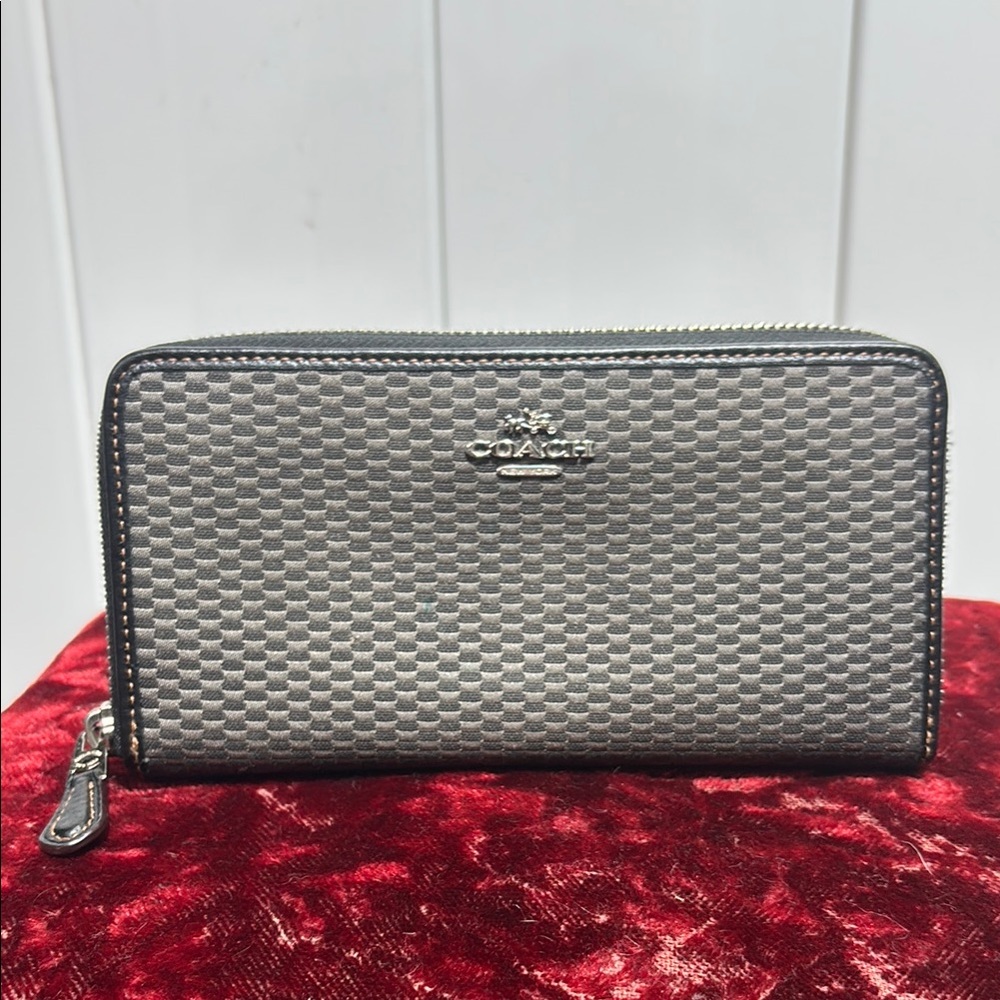 Coach Legacy long wallet black/grey jacquard